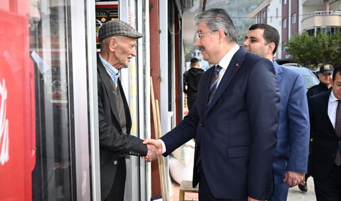 Osmaniye Valisi Dr. Erdinç Yılmaz, Bahçe’de Konteyner Çarşı Esnafını ziyaret