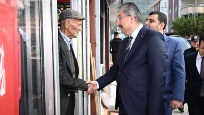 Osmaniye Valisi Dr. Erdinç Yılmaz, Bahçe’de Konteyner Çarşı Esnafını ziyaret
