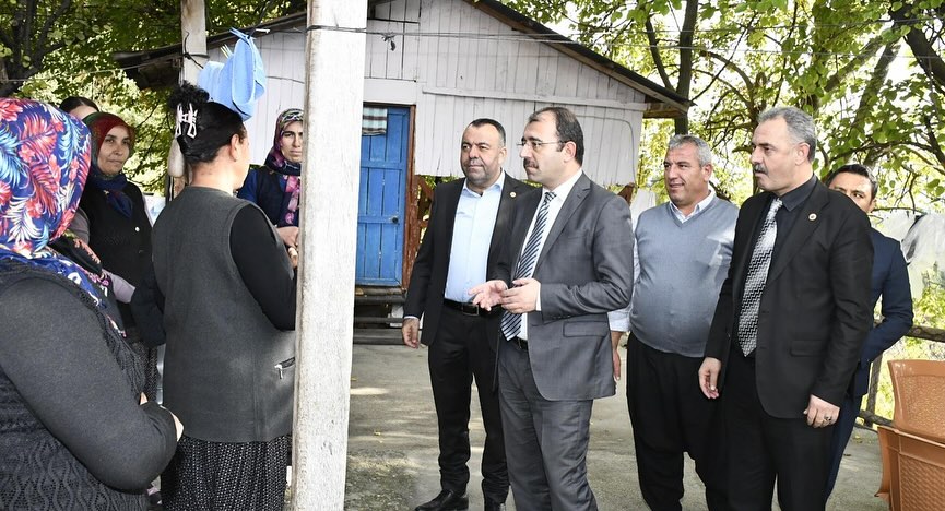 Kadirli Kaymakamı Dolu, ilk olarak Oruçbey Köyü’ne ziyaret gerçekleştirdi. Burada