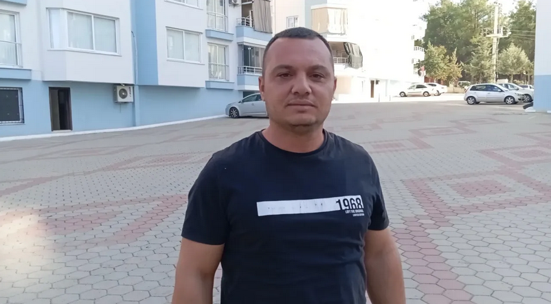 Osmaniye’nin Kadirli ilçesinde apartman görevlisi Ercan Yeşilyurt, kiralık ev arayanların