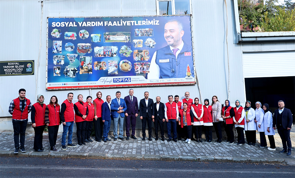 Gencinden yaşlısına toplumun tüm kesimlerine yönelik ürettiği projelerle takdir kazanan
