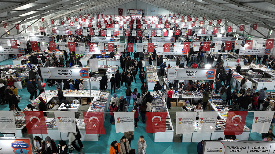 Kahramanmaraş 9. Uluslararası Kitap Fuarı’nda sona yaklaşılırken vatandaşların ilgisi ilk