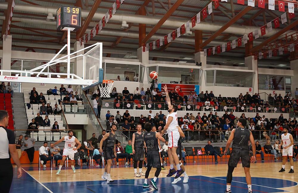 Kahramanmaraş’ın spor sahnesine güçlü bir giriş yapan Kipaş Holding ana