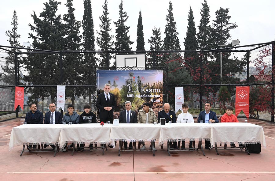 11 Kasım Milli Ağaçlandırma Günü dolayısıyla Çocuk Evleri Sitesi’nde düzenlenen