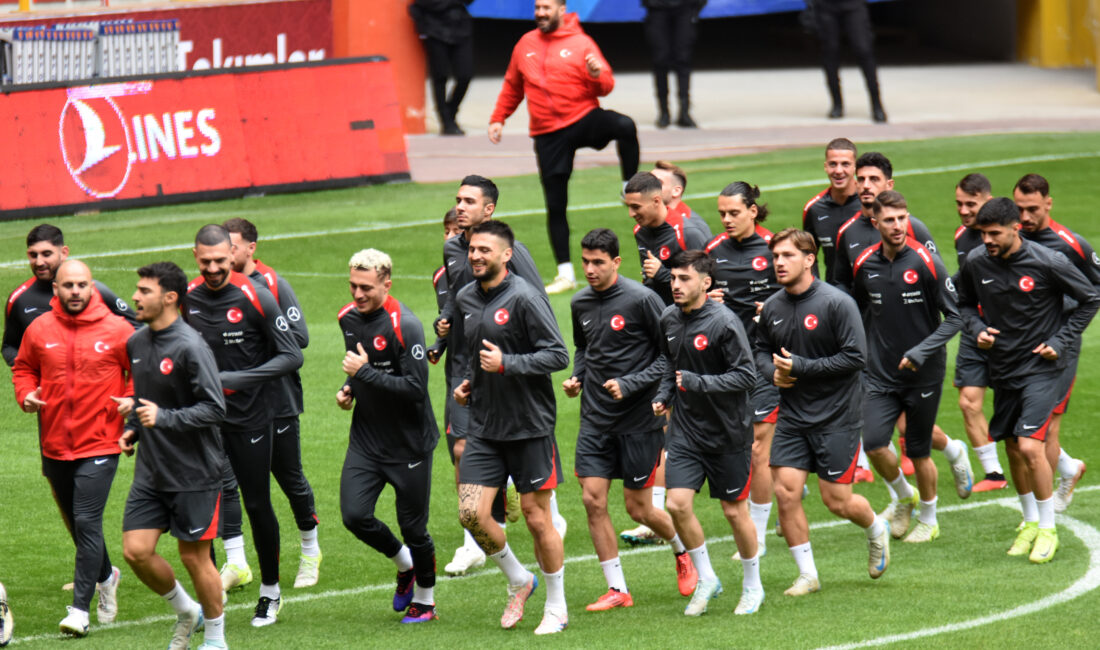 A Milli Futbol Takımı, Karadağ maçı öncesi Kayseri’de idman yaptı