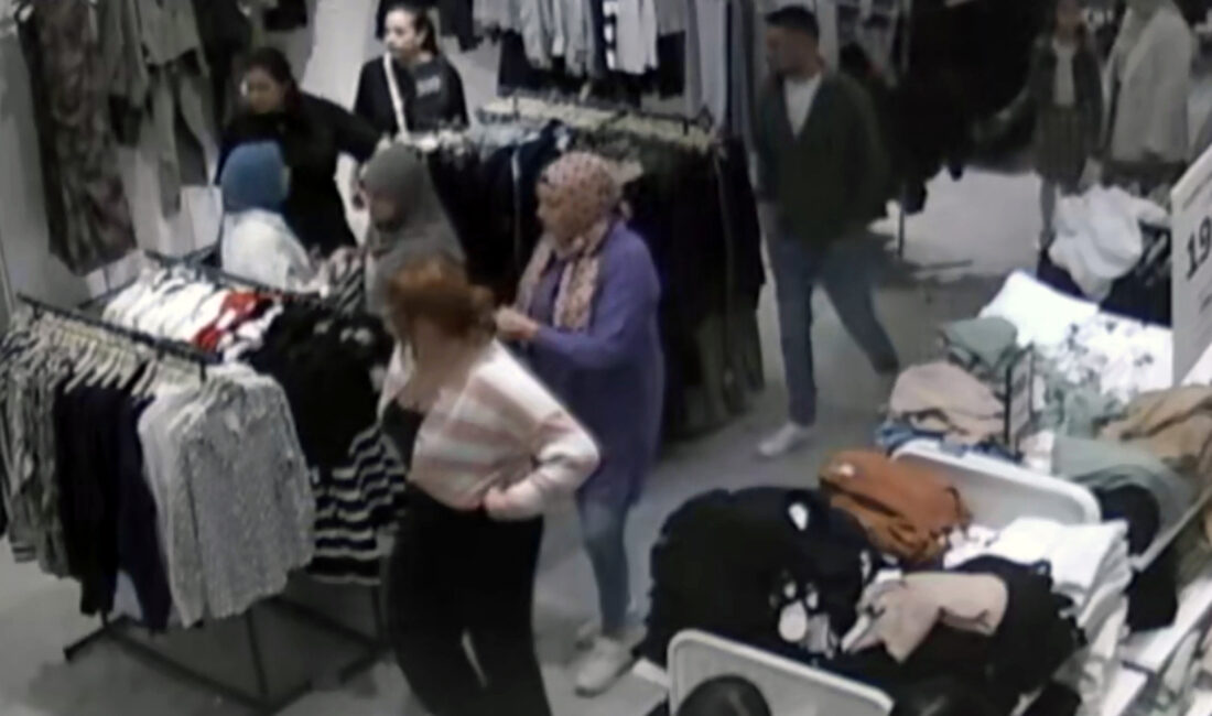Anıl ATAR-Yaşar SERİNTÜRK/ADANA, – ADANA’da alışveriş merkezinde, biri giyim mağazasında,