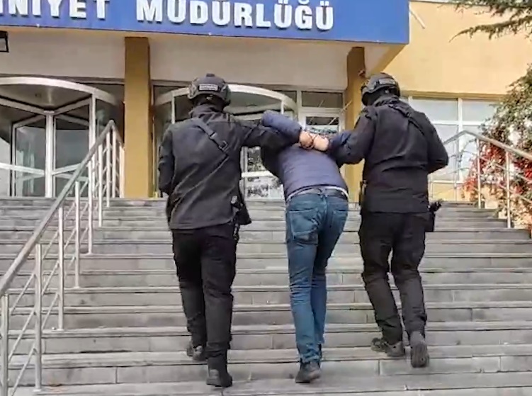 KAYSERİ, – KAYSERİ’de FETÖ/PDY’nin gaybubet evlerine düzenlenen operasyonda örgüt elebaşı