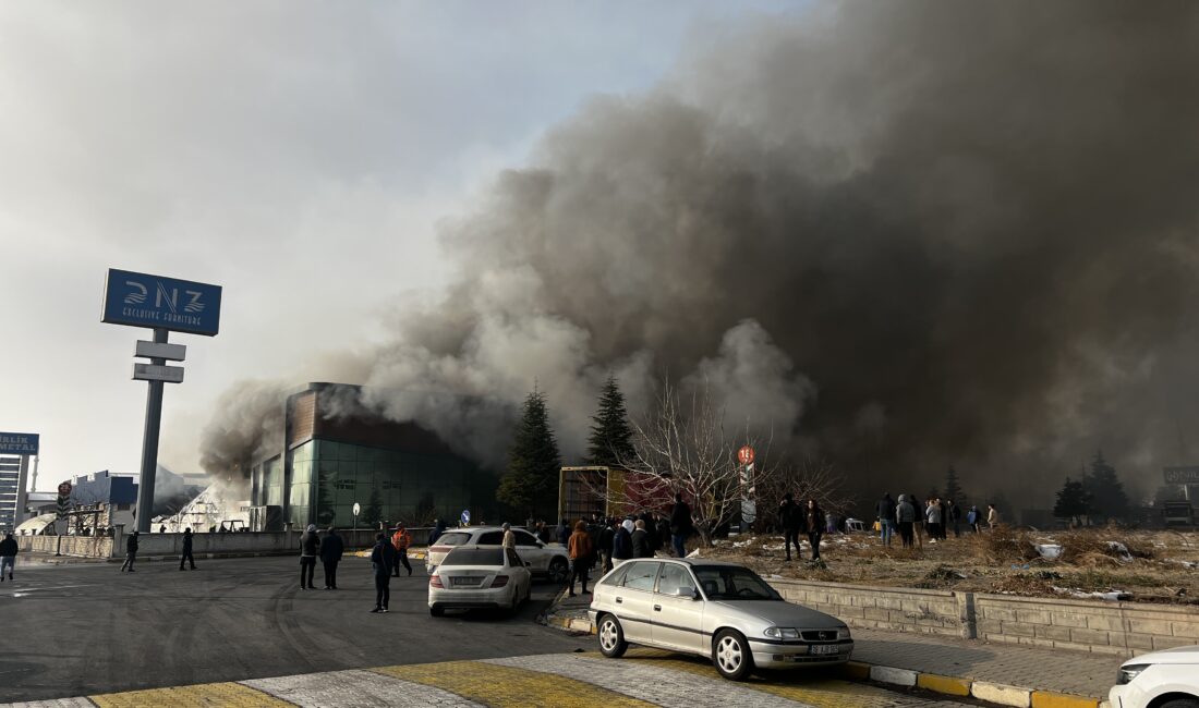 Furkan KAVUKLU/KAYSERİ, – KAYSERİ Organize Sanayi Bölgesi’nde bulunan bir mobilya