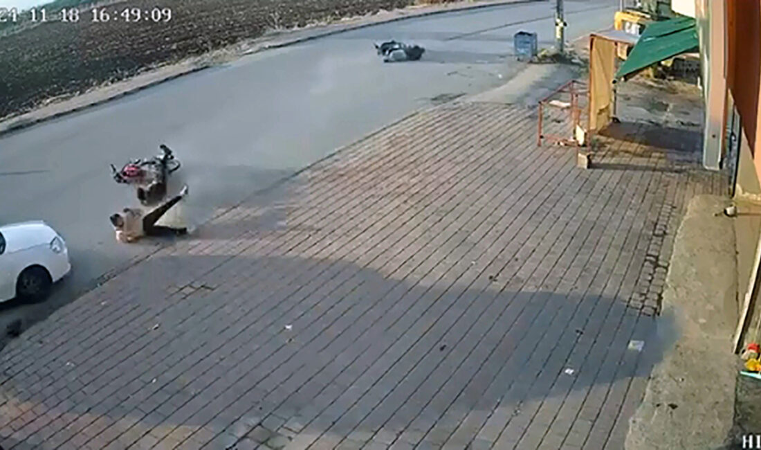 Anıl ATAR/ADANA, – ADANA’da motosiklete çarpıp, yola savrulan motosikletin sürücü