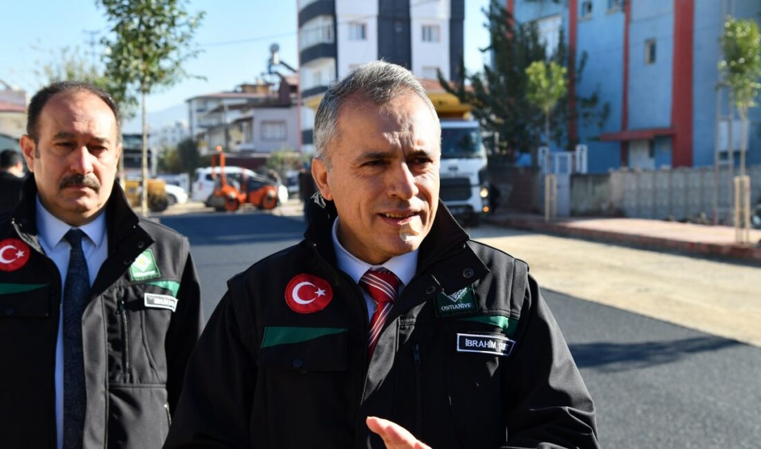 Osmaniye Belediyesi tarafından Şehit Süreyya Atalay Caddesi’nin asfalt yol konforuna