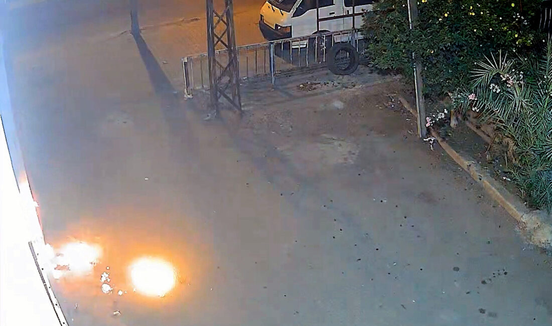 Anıl ATAR/ADANA, – ADANA’da İbrahim Ş. (23), evde hazırladığı molotofkokteyllerini