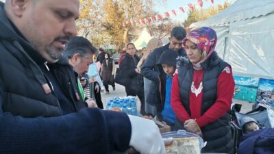 Kahramanmaraş İHH İnsani Yardım Derneği, Dulkadiroğlu ilçesindeki KAFUM Kitap Fuarı'nda,