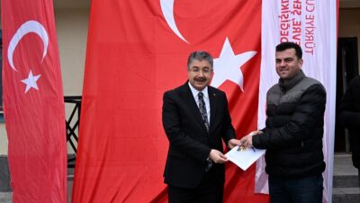 Issızca Köyümüzde yapımı tamamlanan 14 köy konutunun anahtarı Valimiz Dr.