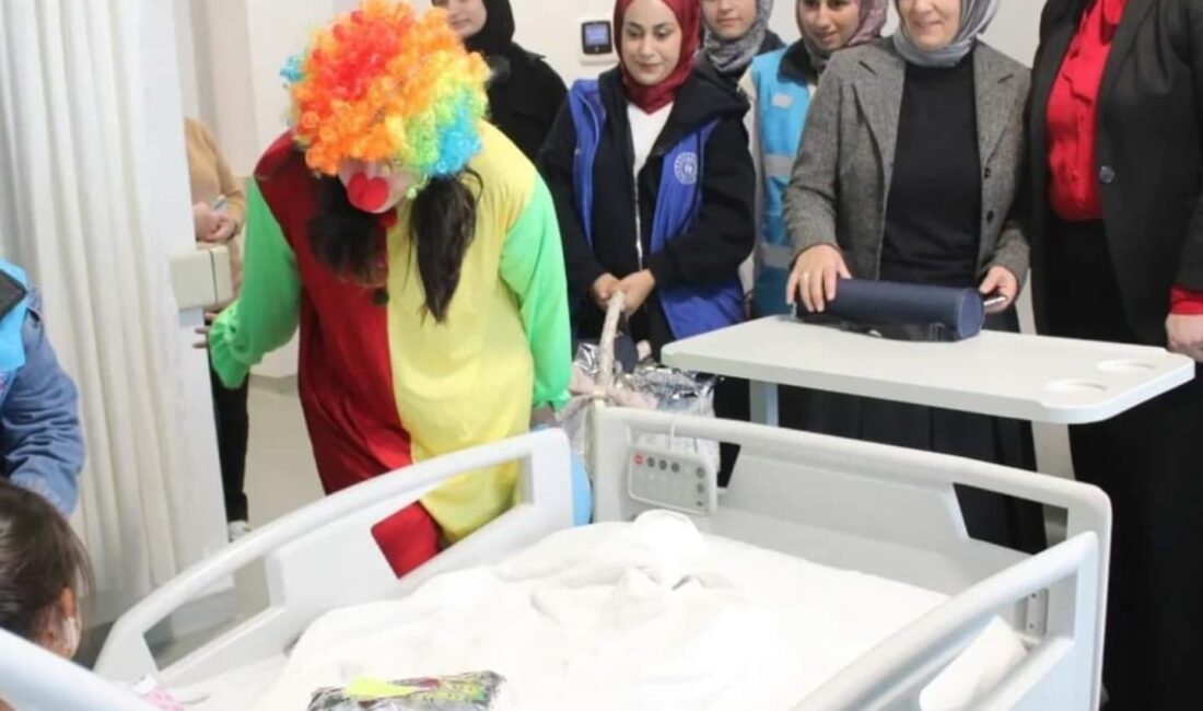 Osmaniye Gençlik ve Spor İl Müdürlüğü Kız Yurdu Müdürlüğü öğrencileri,