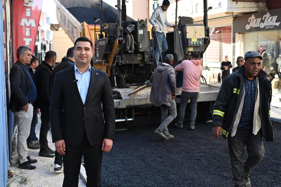 Kadirli Belediye Başkanı Mustafa Mert Olcar, fen işleri müdürlüğü ekiplerince