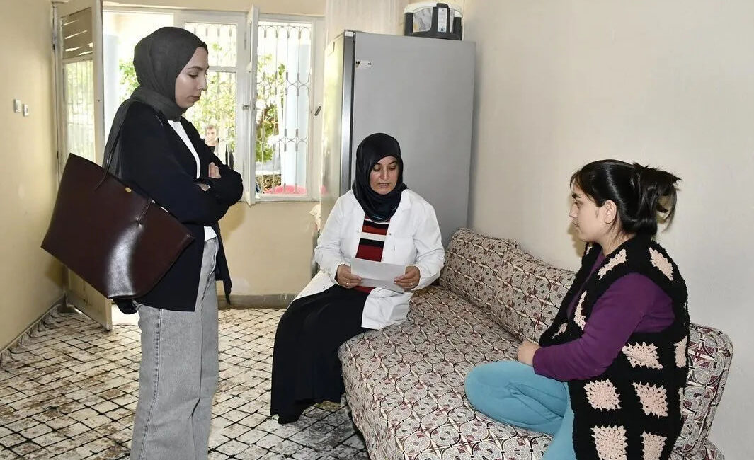 Osmaniye’nin Kadirli ilçesinde, Kaymakam Erdinç Dolu ve eşi Şenay Yerli