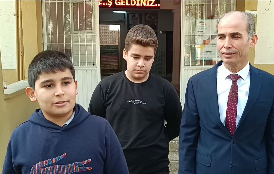 Bir köy okulu olan Pekmezci Şehit Bircan İlhanlı Ortaokulu, AB