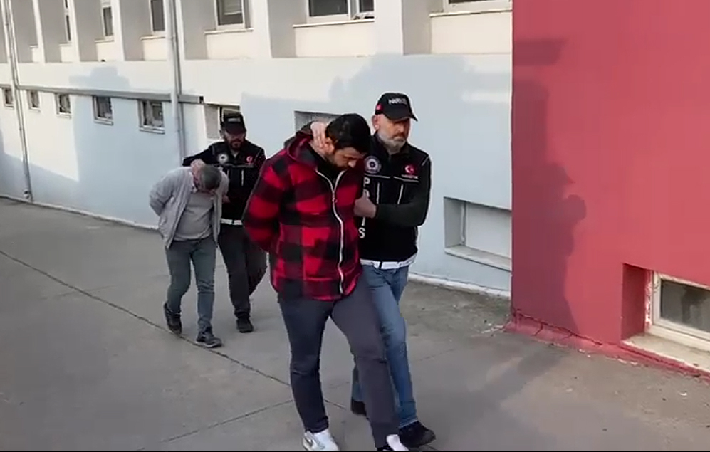 Anıl ATAR/ADANA, -ADANA’da uyuşturucu satıcılarına yönelik operasyonda gözaltına alınan 25