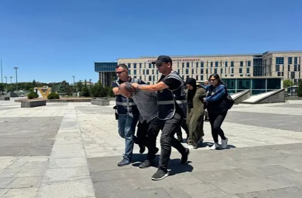 Samed Aydın SUN/KAYSERİ, – KAYSERİ’de Atatürk Anıtı’na baltayla zarar veren