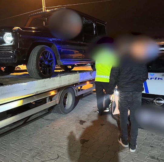 Furkan KAVUKLU/ KAYSERİ, – KAYSERİ’de polis ekiplerince durdurulan cipte megafon