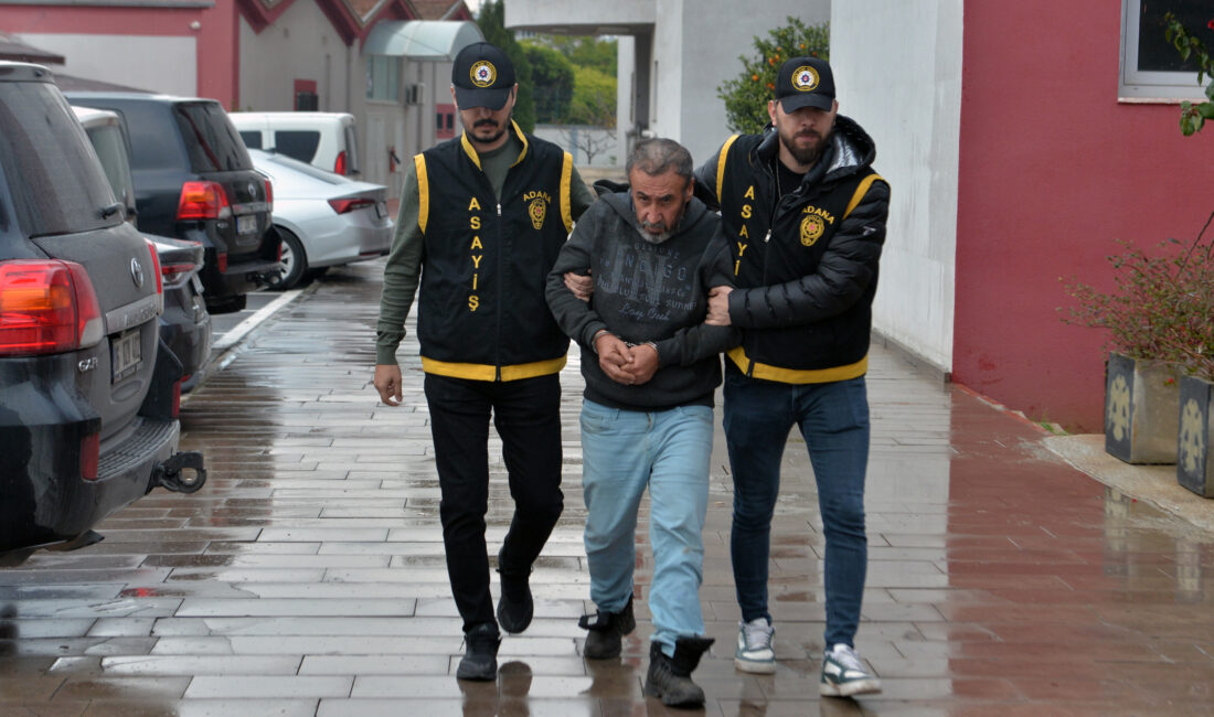 Anıl ATAR-Yaşar SERİNTÜRK/ADANA, – ADANA’da yüzünü cerrahi maskeyle gizleyip, döviz