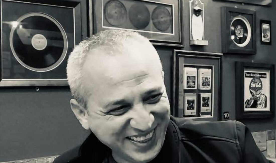 Ömer KOÇ/KAHRAMANMARAŞ, – KAHRAMANMARAŞ’ta fırtına nedeniyle yıkılan çatı duvarının otomobile
