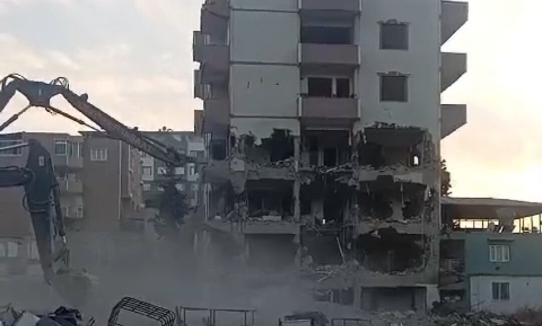 Kadir ÇELİK/İSLAHİYE (Gaziantep), – GAZİANTEP’in İslahiye ilçesinde 6 Şubat depremlerinde