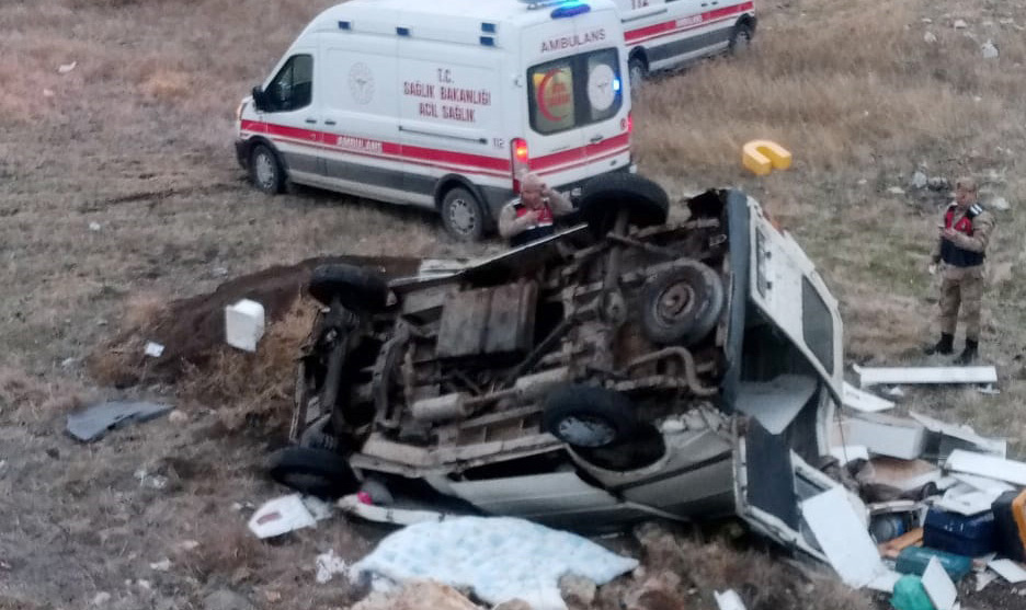 Kadir ÇELİK/ NURDAĞI (Gaziantep), – GAZİANTEP’in Nurdağı ilçesinde sürücüsünün kontrolünden