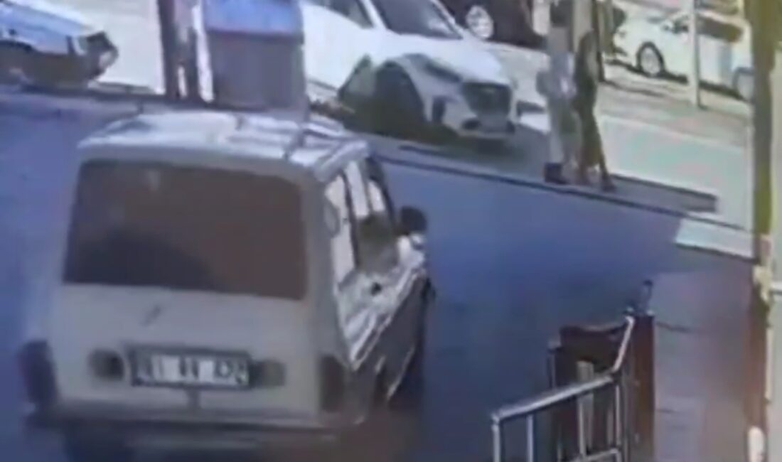 Ali GÖKDAL/ KOZAN (Adana), – ADANA’nın Kozan ilçesinde sürücüsünün kontrolünden