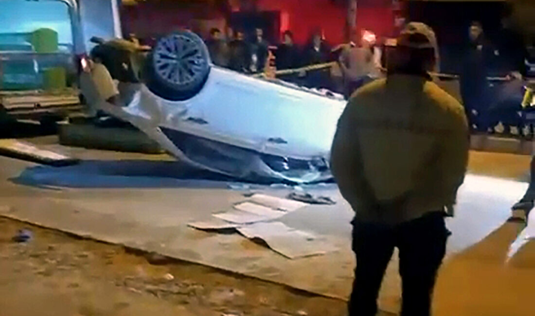 Anıl ATAR-Yaşar SERİNTÜRK/ADANA, – ADANA’da yol kenarında park halindeki otomobile,