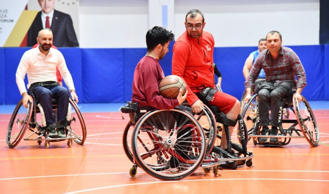 Osmaniye’de engellilere farkındalık için basketbol dostluk maçı düzenlendi. Osmaniye Belediyesi