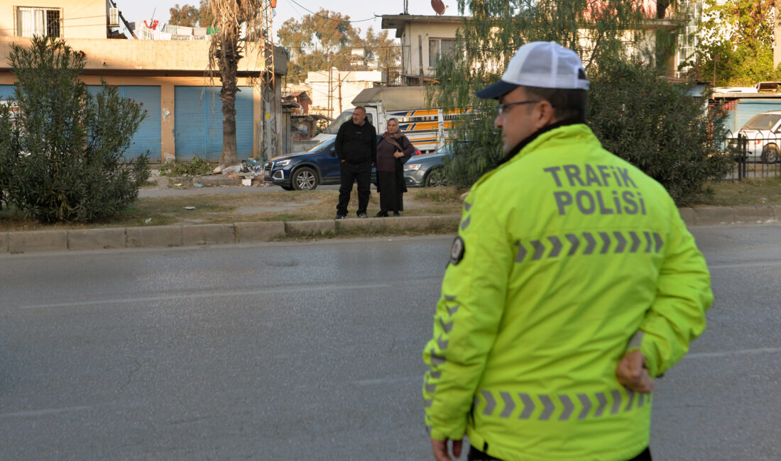 Anıl ATAR-Yaşar SERİNTÜRK/ADANA, -ADANA’da üst geçit olmasına rağmen kullanmayıp, refüjden