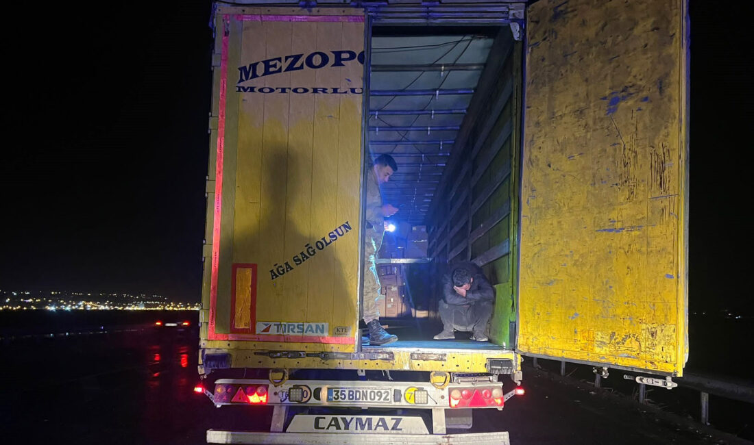 Kadir ÇELİK/ NURDAĞI (Gaziantep), – GAZİANTEP’in Nurdağı ilçesinde TIR şoförü