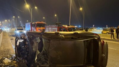 Kahramanmaraş’ta 3 aracın karıştığı zincirleme trafik kazasında 5 kişi yaralandı.