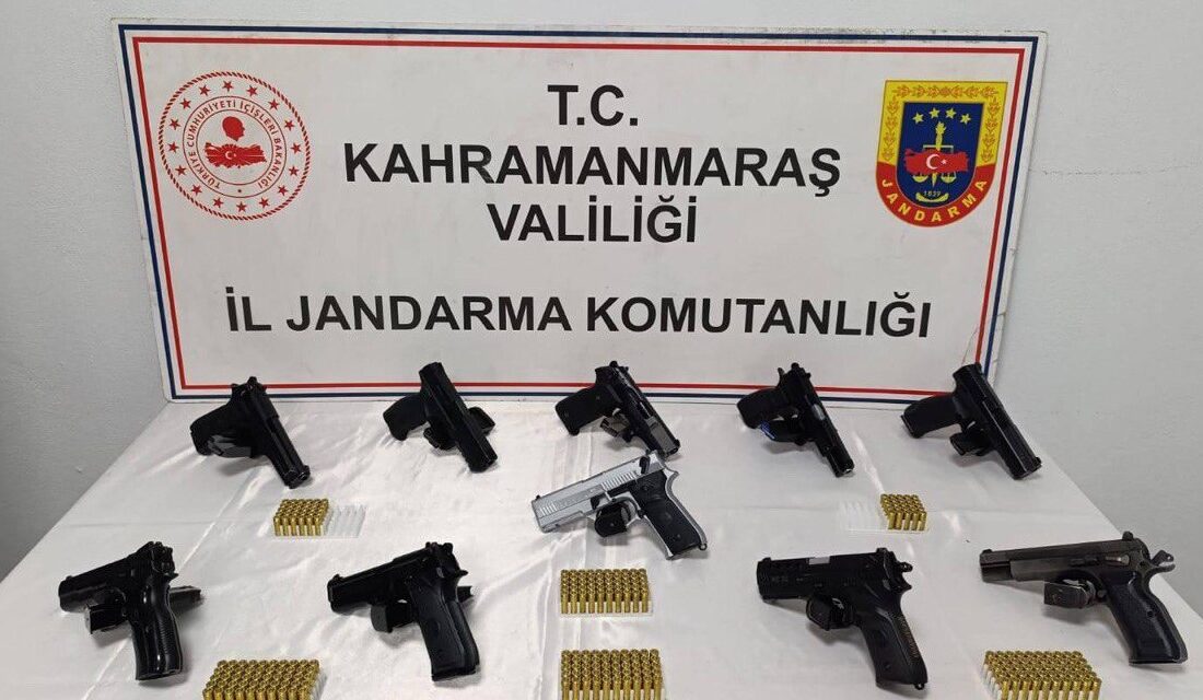 Kahramanmaraş’ın Elbistan ilçesinde jandarma ekipleri tarafından yapılan ruhsatsız silah operasyonunda