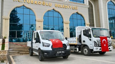 Türkoğlu Belediye Başkanı Mehmet Karaca, belediyenin araç filosuna iki yeni
