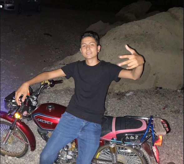 Serhat GÜLER/ ADANA, – ADANA’da kavşakta motosikletle çarpışan otomobil kontrolden