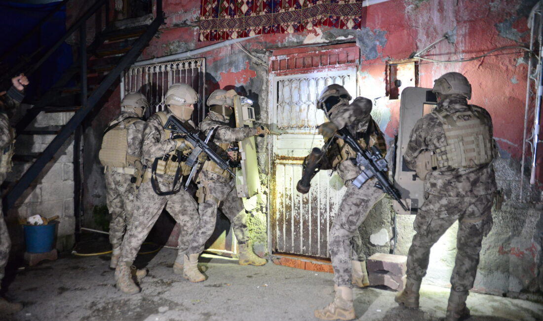 Anıl ATAR/ADANA, -ADANA’da uyuşturucu satıcılarına yönelik operasyonda gözaltına alınan 20