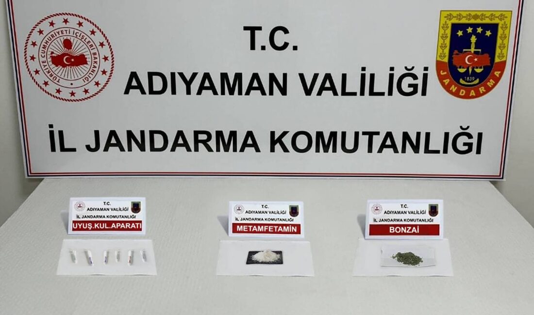 Mahir ALAN/ADIYAMAN, – ADIYAMAN’da, jandarmanın uyuşturucu satıcılarına yönelik düzenlediği operasyonda