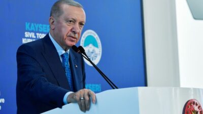 SİVİL TOPLUM KURULUŞLARI VE İŞ DÜNYASI İLE BULUŞTU Cumhurbaşkanı Recep