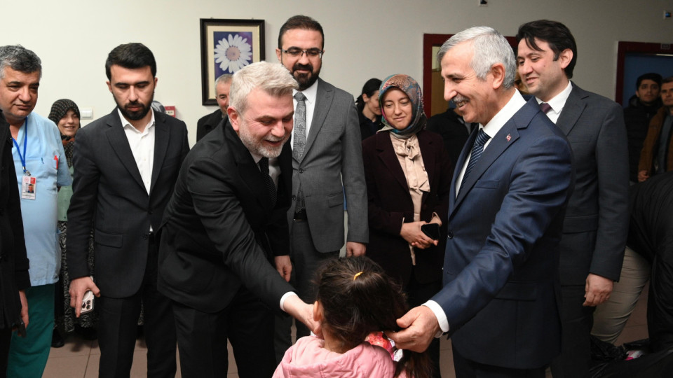 Büyükşehir Belediye Başkanı Fırat Görgel, Vali Mükerrem Ünlüer ve şehir