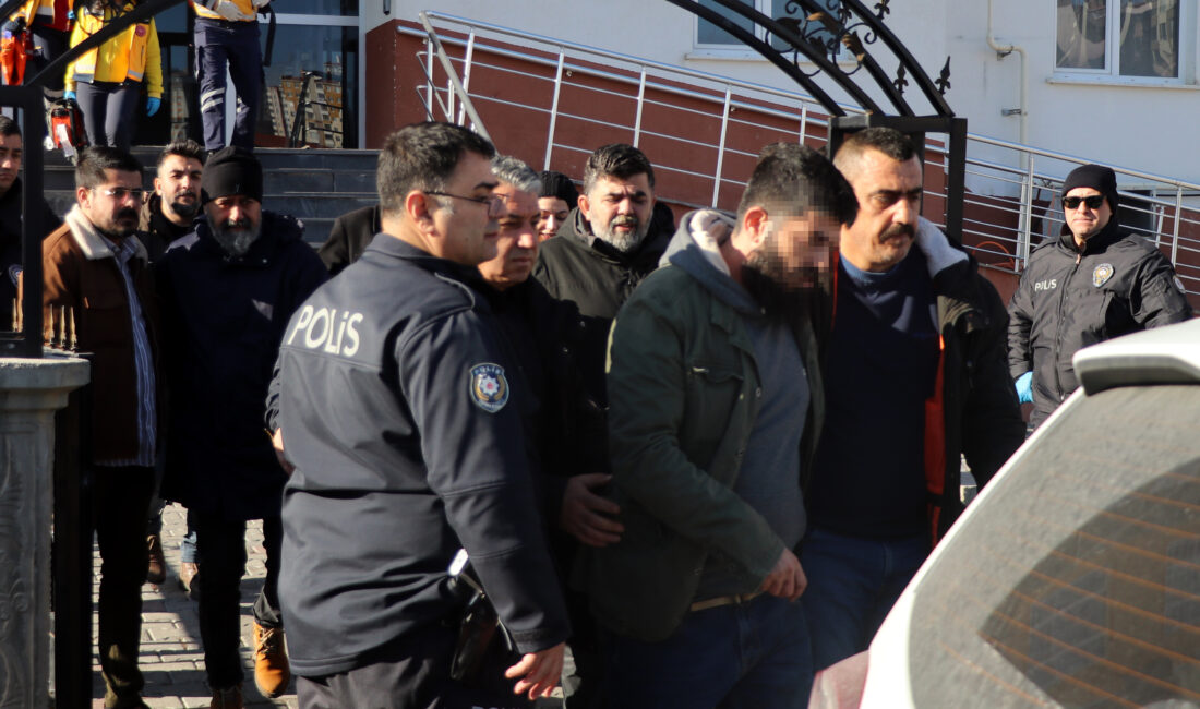 Yazı işleri müdürlerine Şüpheli Demir K.’nin oğlunu vurduğu silah, kaynağından