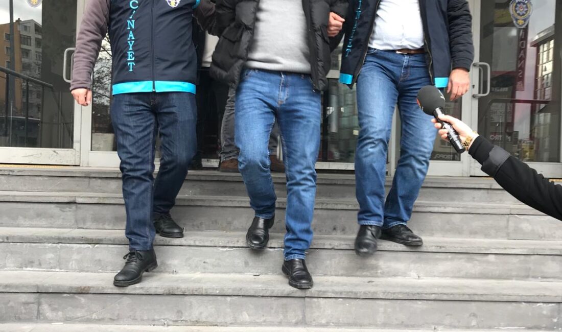 Samed Aydın SUN/KAYSERİ, – KAYSERİ’de gazeteci Azim Deniz’i (52) takip