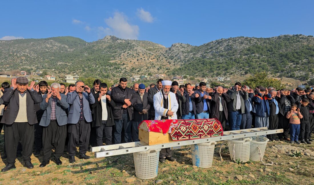 Ali GÖKDAL/KOZAN (Adana), – ADANA’nın Kozan ilçesinde sokak düğününde havaya