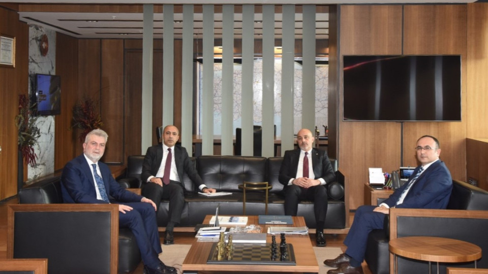 Karayolları Genel Müdürü Ahmet Gülşen ile bir araya gelen Başkan