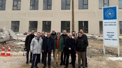 Ülkemizin yetiştirdiği önemli Edebiyatçılarından  Şair Dr. Kemal Sayar ve beraberindekiler,