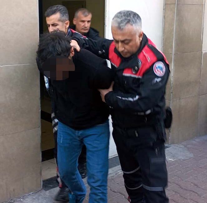 Olcay DÜZGÜN/KAYSERİ, – KAYSERİ’de, iki grup arasında dün alacak meselesi