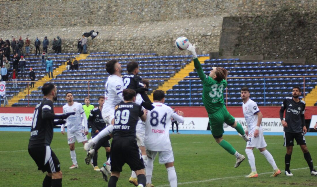 Nesine.com 3. Lig 4. Grupta mücadele eden Kahramanmaraş istiklalspor deplasmanda