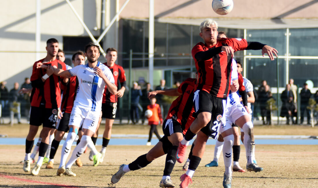 İlyas KAPLAN/KAYSERİ, – STAT: Atatürk Spor Kompleksi Yan Saha HAKEMLER: