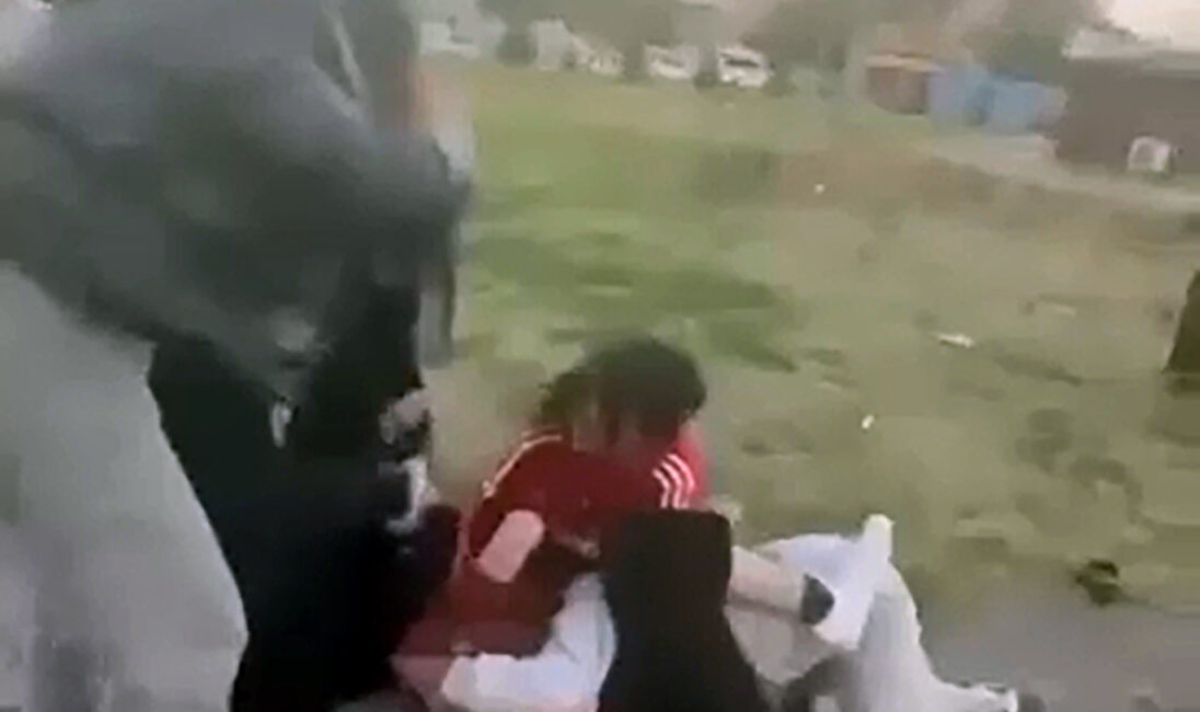 Anıl ATAR-Eser PAZARBAŞI/ADANA, – ADANA’da okuldan çıkan iki kız öğrencinin,